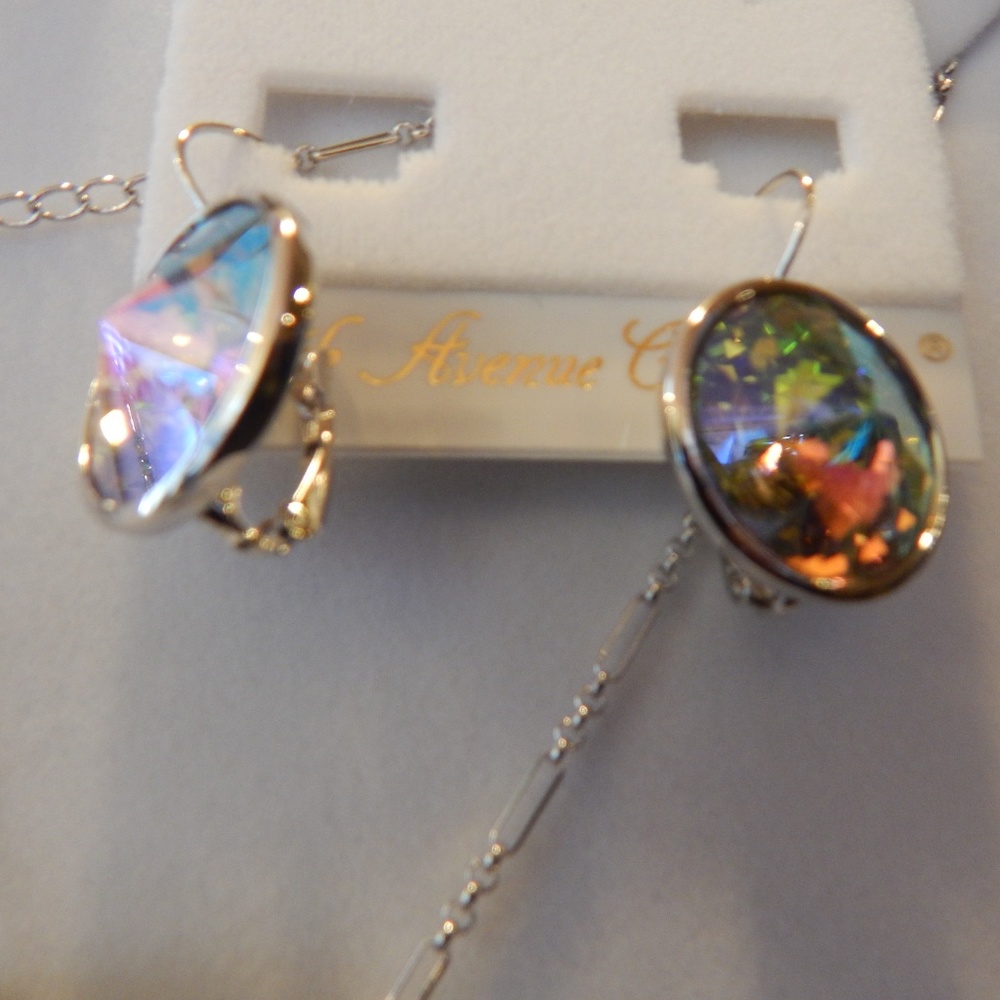 Fifth Avenue "Fashionomics" Necklace & Earring Set - Picture 3 of 7